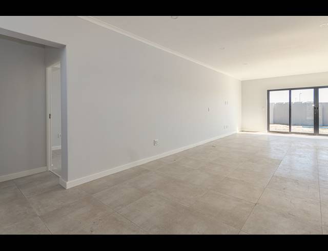 4 BEDROOM FREEHOLD FOR SALE IN PARKLANDS NORTH